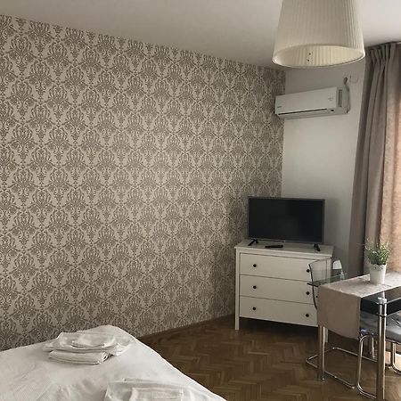 Budapest Downtown Apartments With Balcony & Optional Garage & Restaurant In The Building Eksteriør bilde