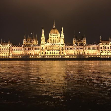 Budapest Downtown Apartments With Balcony & Optional Garage & Restaurant In The Building Eksteriør bilde