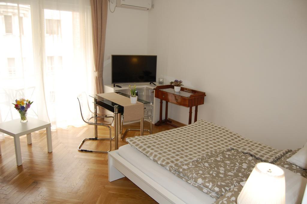 Budapest Downtown Apartments With Balcony & Optional Garage & Restaurant In The Building Eksteriør bilde